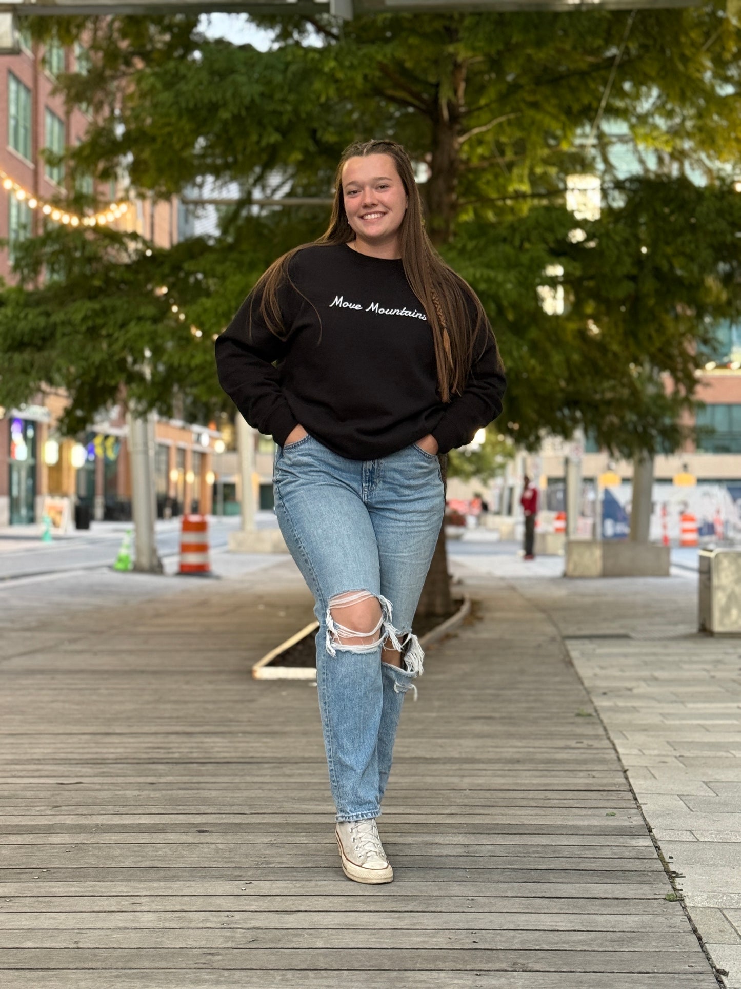 Move Mountains Sweatshirt - Midnight Black