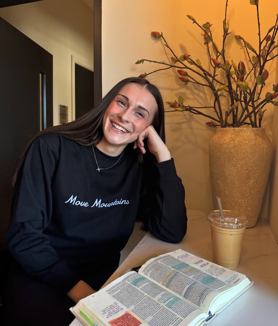 Move Mountains Sweatshirt - Midnight Black