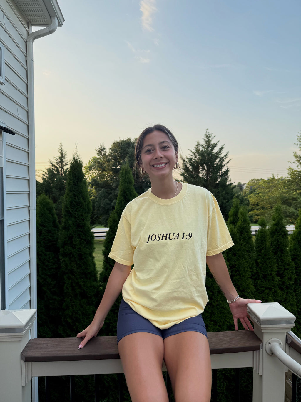 Joshua 1:9 T-Shirt