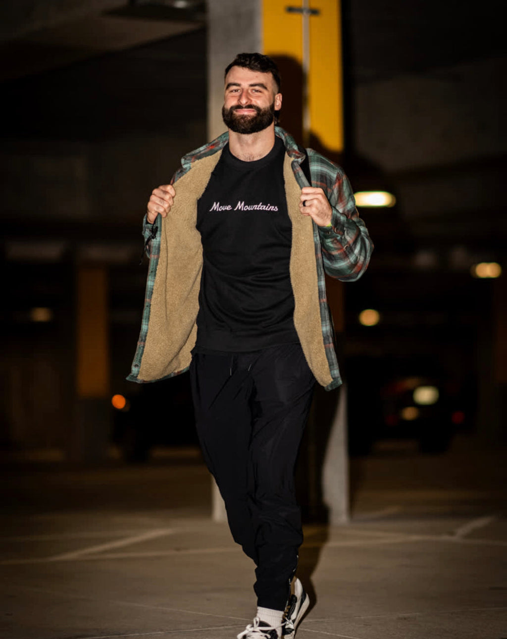 Move Mountains Sweatshirt - Midnight Black